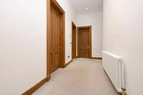 5 Georgian Apartment - Image 2