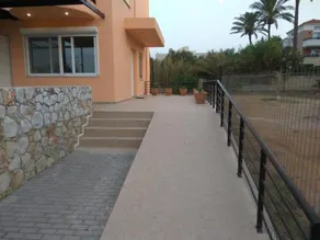 House Near The Sea - Image 3
