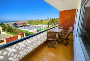 Preciosa casa ubicada en primera línea de playa. Ideal para familias: cuenta con 3 dormitorios y 1 baño - Image 3