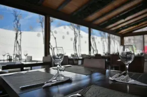 Eleven Hotel - Image 2