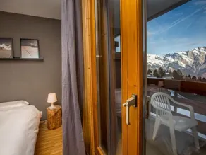 Ravishing Apartment with Balcony in La Tzoumaz - Image 3