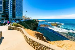 #101 La Jolla Village Oceanfront Holiday Home - Image 4