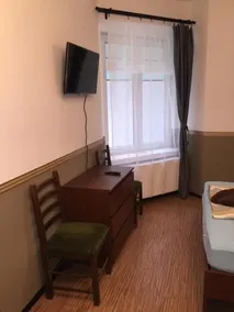 Elvis Guesthouse Budapest - Image 4