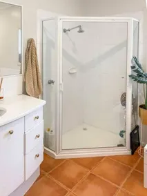 Coastal Charm Dog Friendly home by Custom Bnb Hosting - Image 2