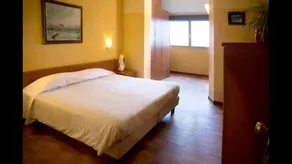 Hotel La Lanterna - Image 2