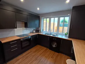 Northampton Oasis - 4 Bedroom House - Image 5