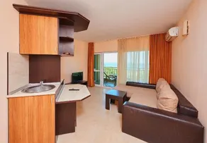 Guest House California - Image 2