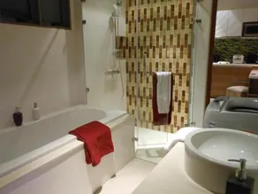 Top Floor Apartment - Image 2