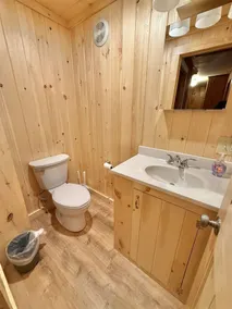 Camp Lindy Limit 7 4 Bedroom Cottage - Image 4