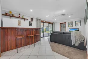 Guthrie's Place - Family Resort Style Home by Echuca Holiday Homes - Image 3