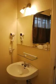 MidTrail Motel - Image 3