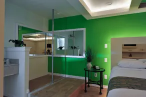 Romantic Inn & Suites - Image 4