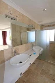 Oasis Hotel and Spa - Image 4