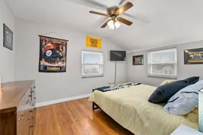 Spacious Home 15min from Downtown Private Garage & Patio - Image 3