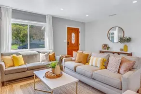 LUX -- A Perfect Home in South Bay 10 Mins to Beaches - Image 3