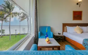 Blusalz Manor Waters Edge - Image 4