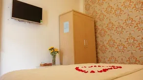 Hotel 17 - Image 2