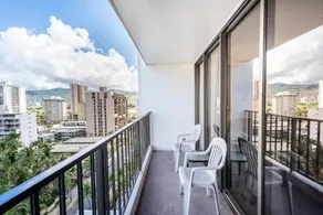 Deluxe 12th Floor Garden View Condo at Waikiki Banyan - Image 5