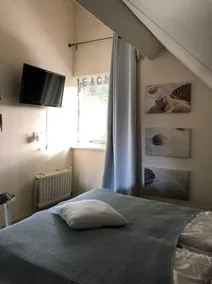 Holiday Home Near Beach - Image 3