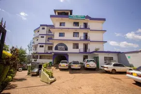 Dans Hotel - Image 5