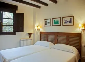 Hotel The Island - Image 3