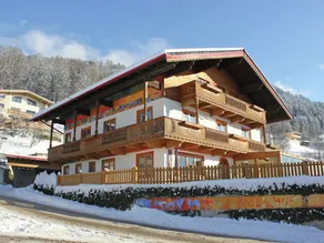 Sunlit Farmhouse near Hochzillertal Ski Area in Tyrol - Image 3