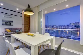 Stunning 3BR Apartment with Marina Views - Image 5