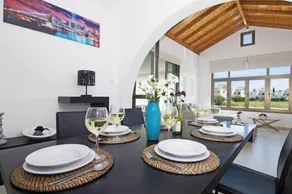 Sea Breeze Villa - Image 3