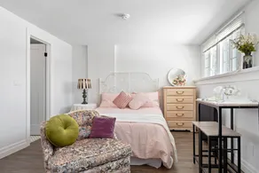 Private Studio Apartment in Burlington - U5 - Image 2