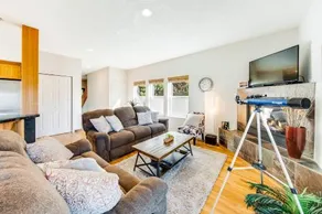Yaquina Lighthouse View Beach Home - Image 4