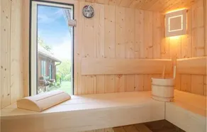 Three-Bedroom Holiday Home In Maria Elend - Image 2