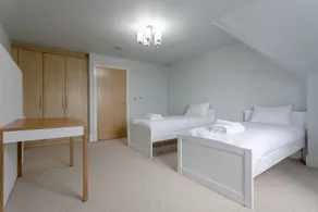 3 Bedroom Home In The Heart Of Wimbledon - Image 4