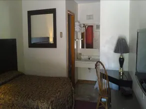 Junction Inn - Image 3