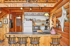 Marie's Cabin - Image 4