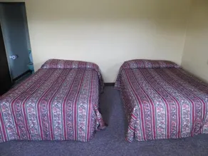 Lincoln Lodge Motel - Image 5