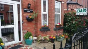 Abberley House Bed & Breakfast - Image 2