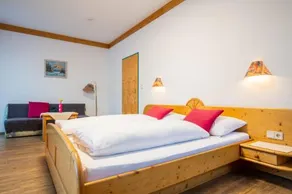 Double room, shower or bath, toilet - Image 5