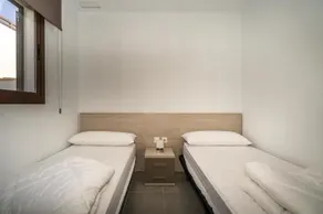 Mar - Image 2