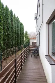 Near Park Apartment With Balcony - Image 5