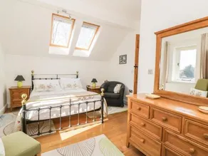 The Boathouse Cottage - Image 2