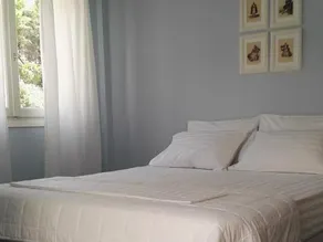Paris Spacious Beach Apartment - Image 2