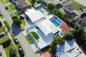 Spacious Miami Home Heated Pool BBQ L35 - Image 3