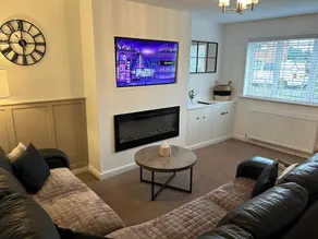 Tranquil Sheffield Retreat - 3 Bedroom House - Image 5
