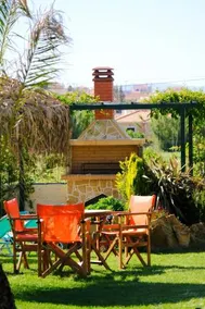 Pan-Dora Apartments - Image 5