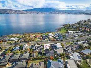 Tranquil Tranmere City Views 3 Bedroom - Image 3