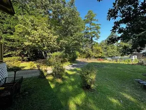 Babcia's Lake House - Image 2