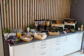 Mtj Business Hotel - Image 4