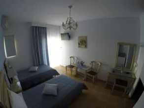 Akrotiri Hotel - Image 4