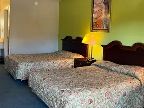 Days Inn Lake Gaston - Image 3