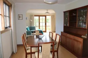 Stylish 2 Bedroom Unit - Image 4